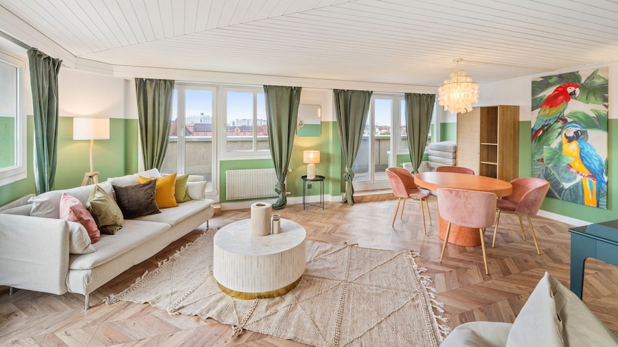 Becozy Self Check-in & Pop-up Hotel