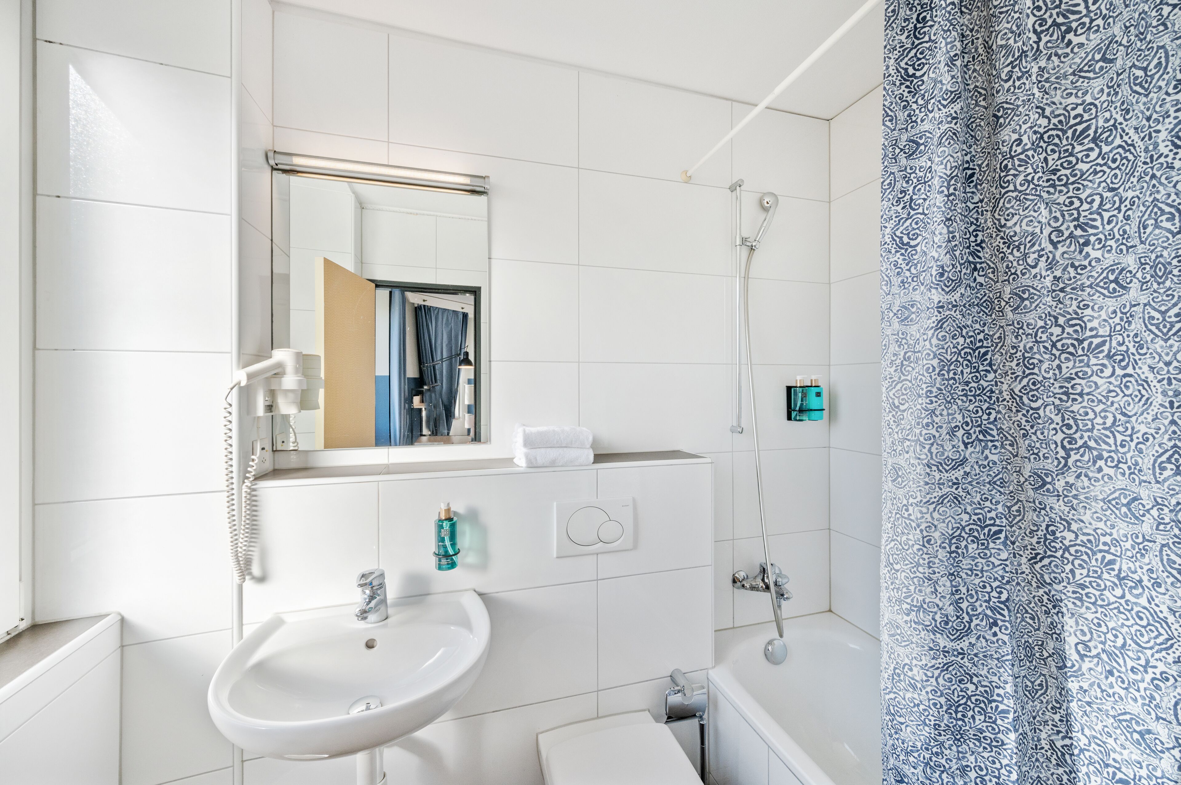 Foto - Becozy Self Check-in Pop-Up Hotel Basel