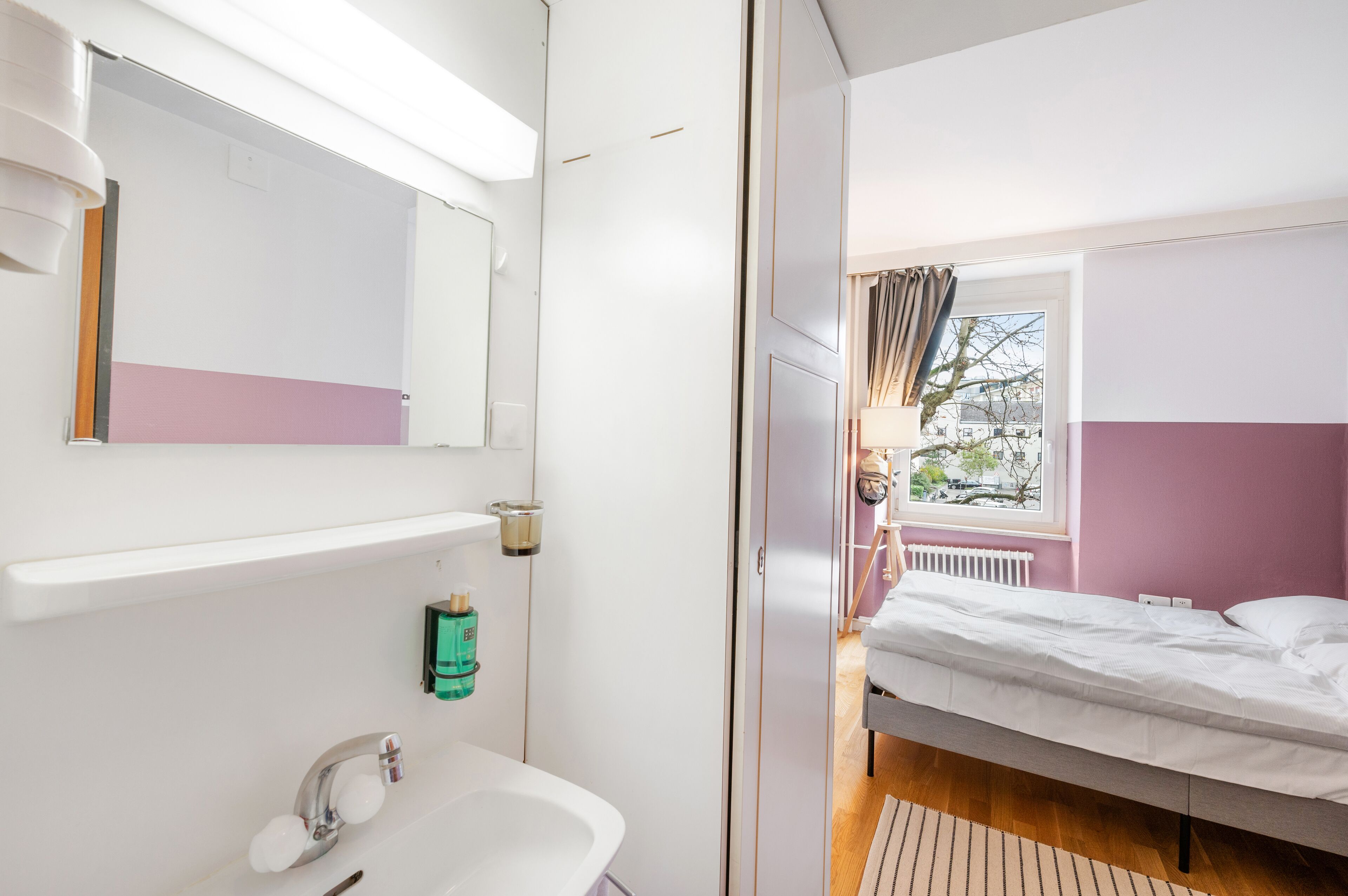 Foto - Becozy Self Check-in Pop-Up Hotel Basel