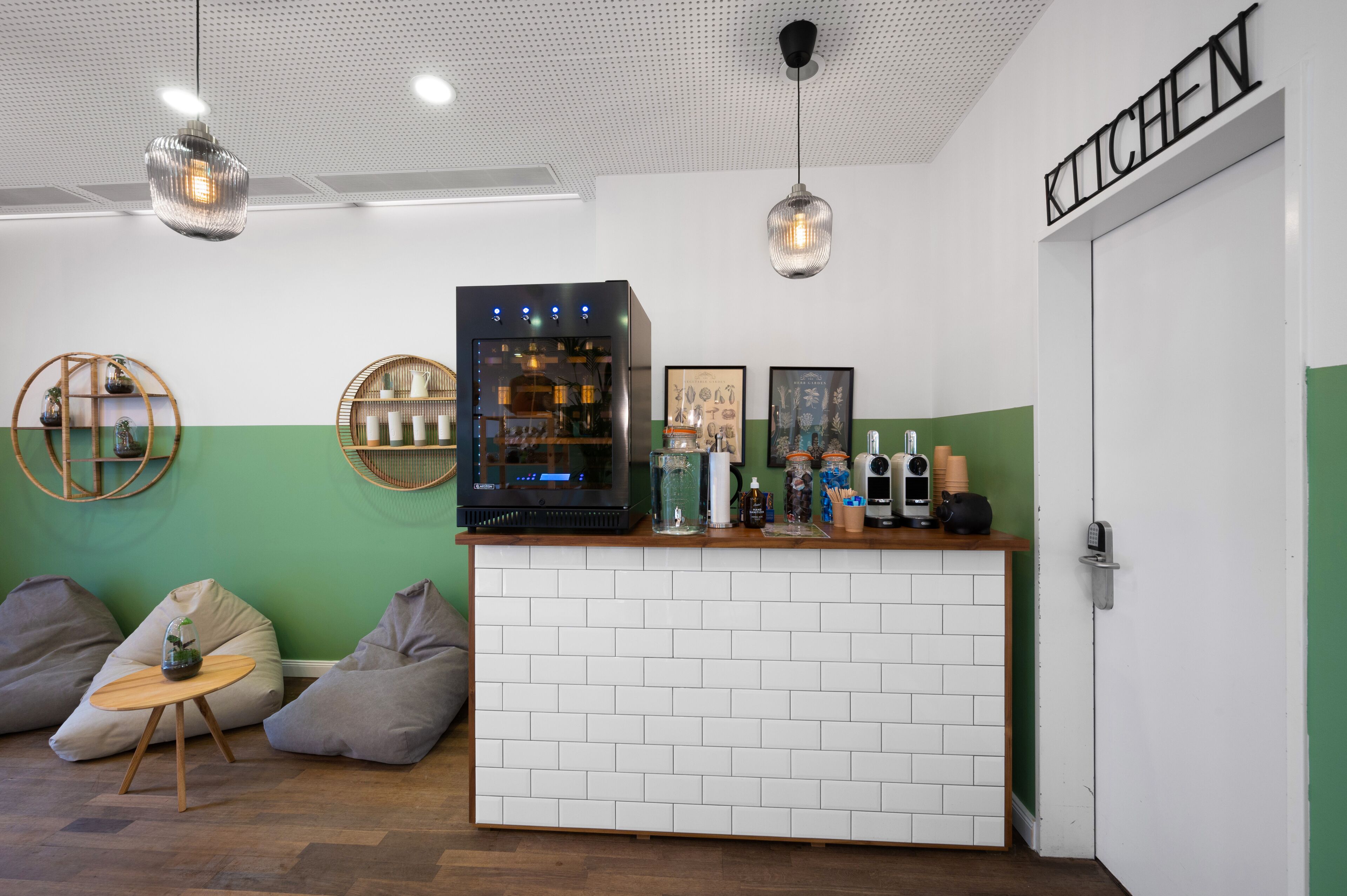 Foto - Becozy Self Check-in Pop-Up Hotel Basel