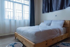 2 bedrooms, iron/ironing board, WiFi - Pretty petals Getaway-Most Wish-listed in Kigali (Kigali)