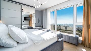 4 slaapkamers, een strijkplank/strijkijzer, reisbedje, gratis wifi