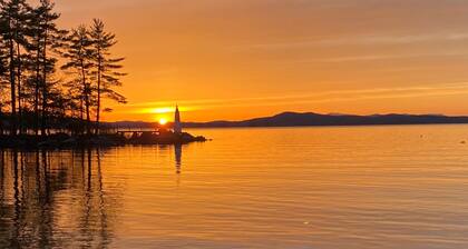 6 bedroom waterfront cabin -enjoy beautiful sunsets!