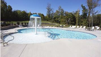 Sisäuima-allas, ulkouima-allas