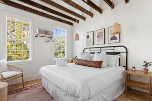 2 habitaciones, tabla de planchar con plancha y internet 