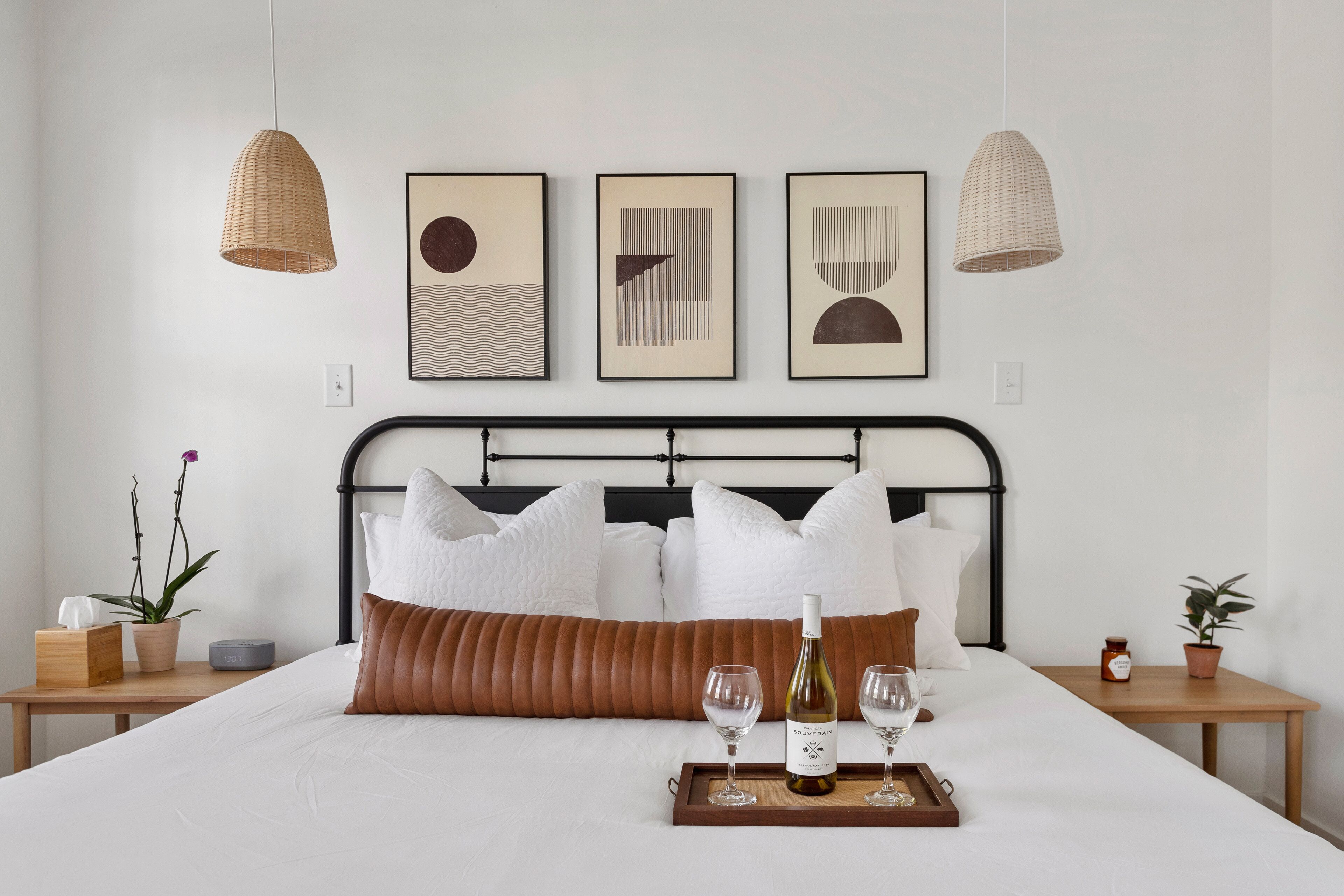 2 slaapkamers, een strijkplank/strijkijzer, internet