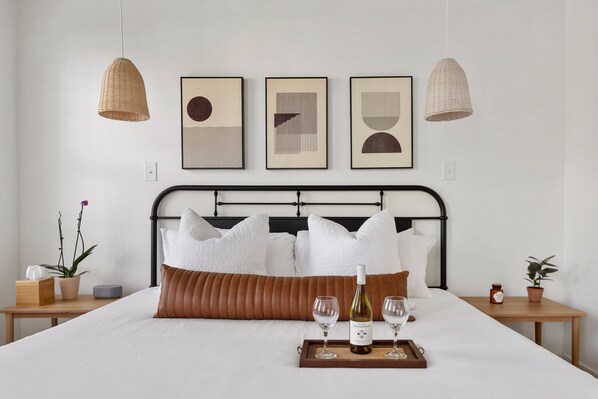 2 bedrooms, iron/ironing board, Internet