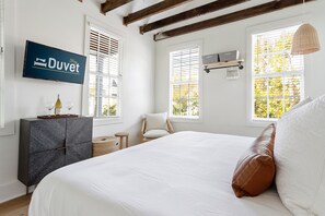 2 bedrooms, iron/ironing board, Internet