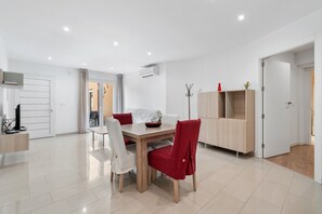 Dining - La Vida Sin Limites "A" EMP (Empuriabrava)