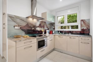 Fridge, microwave, oven, dishwasher