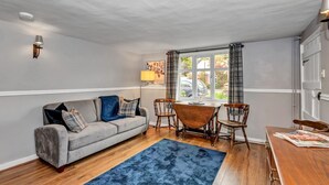 Living area - Pass The Keys Cosy two Bedroom Cottage in the Heart of Suffolk (Stowmarket)