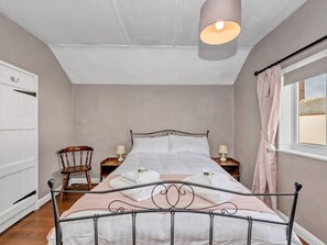2 Schlafzimmer, laptopgeeigneter Arbeitsplatz, Bettwäsche