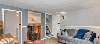 Pass The Keys Cosy two Bedroom Cottage in the Heart of Suffolk