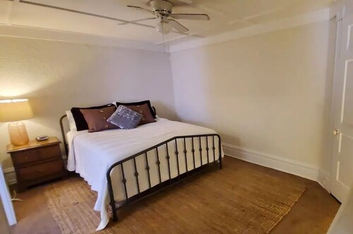 Charming Apartment Great For Traveling Nurses