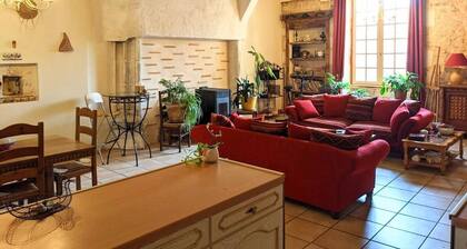 Charming Cilla overlooking Medieval Plaza