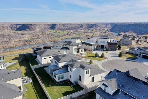 Steps to the Canyon Rim w/Fast Wi-Fi & EV Charging