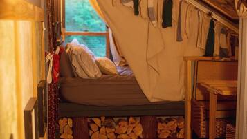 Superior Loft, Ensuite, River View (Waterfall Suite) | 1 bedroom