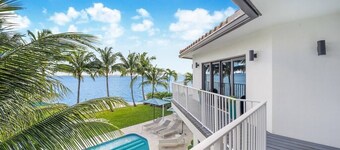 Bayfront Villa Heated Pool Amazing Views and Beach Access