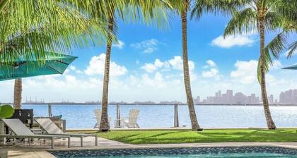 Bayfront Villa Heated Pool Amazing Views and Beach Access