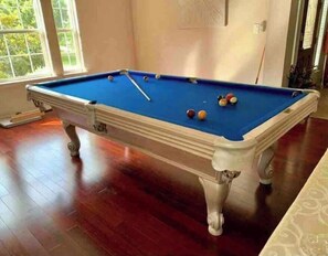 Game room - Cheerful, Sunny☀️ Baller House in Round Rock (Round Rock)