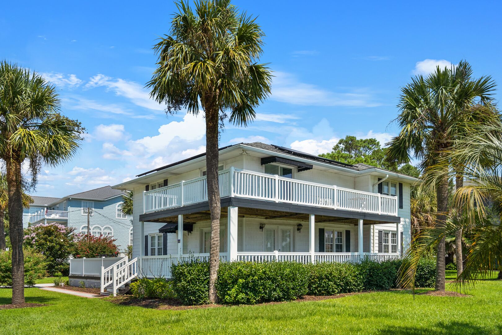 Boulevard home with private pool, completely updated, in prestigious neighborhood
