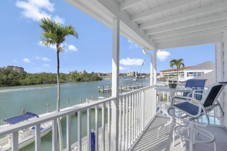 Outdoor dining. Amazing Olde Marco Condo, Sunsets & Dolphins