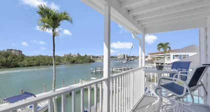 Amazing Olde Marco Condo, Beautiful Sunsets & Dolphins