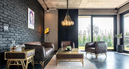 Villa H2-Exclusive villa with swimming pool and whirlpool