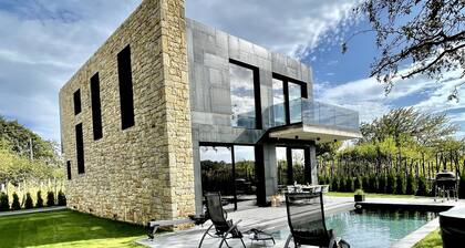 Villa H2-Exclusive villa with swimming pool and whirlpool