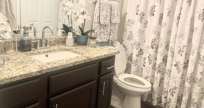 Lavish Cozy Hideout Near Mercedes Bens & State Farm Arena Downtown ATL