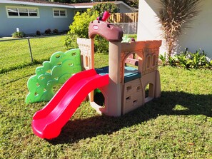 Área de juegos infantiles al aire libre