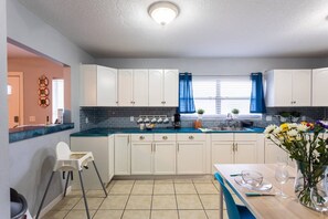 Family House, 3 Bedrooms | Private kitchen