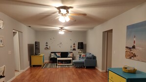 Living area - Palmetto Cottage (Palmetto)