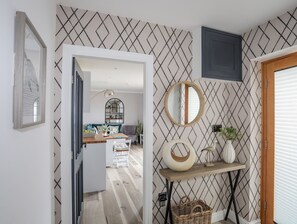 Cottage | Individually decorated, individually furnished, free WiFi