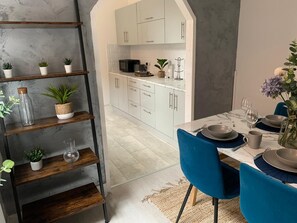 Maison Standard, salle de bains privée, vue jardin | Cuisine partagée