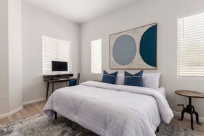 2 bedrooms, desk, iron/ironing board, free WiFi