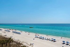 On the beach - Long Beach 1-Bedroom Condo with 2 Seasonal Beach Chairs with Umbrella (Panama City Beach)