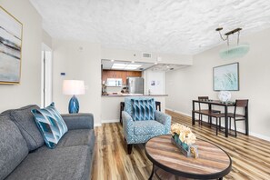 Smart TV - Long Beach 1-Bedroom Condo with 2 Seasonal Beach Chairs with Umbrella (Panama City Beach)