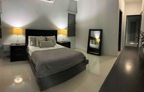 3 bedrooms, iron/ironing board, travel crib, free WiFi