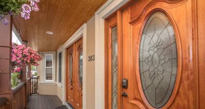 3BR pet-friendly Quincy house w/parking — near Adams Park