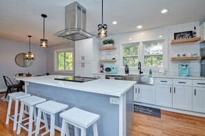 Fridge, microwave, oven, stovetop - Fox Valley Farmhouse Overlooking The Fox River!  (St. Charles)