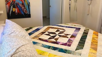2 Schlafzimmer, Schreibtisch, Bügeleisen/Bügelbrett, kostenloses WLAN