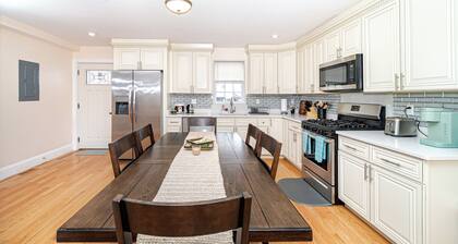 41 - 3BR Quincy - Lovely Townhouse near Adams