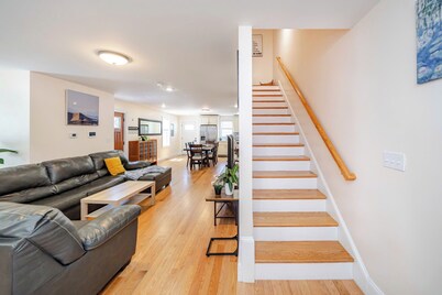 37 - 3BR  Quincy - Cozy Townhouse near Adams Park