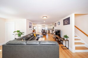 Smart TV - Spacious Greater Boston Townhouse Near I-93 • Parking • Pet-Friendly | 37 (Quincy)