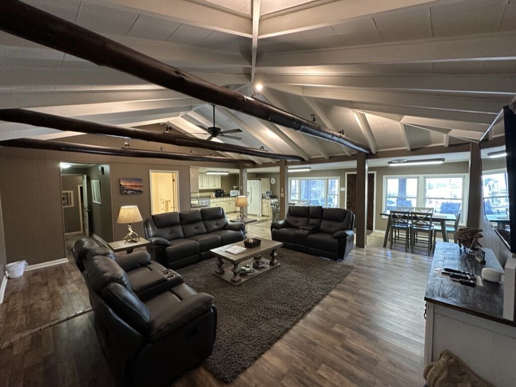 Smart TV, fireplace, DVD player, books