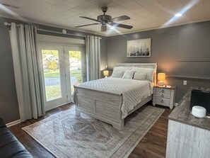 3 habitaciones, escritorio, tabla de planchar con plancha y wifi gratis 