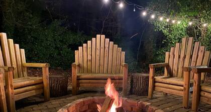 Recently Renovated Home w/private boathouse on main channel of Lake Guntersville