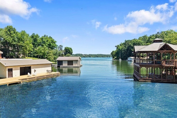 Private Boathouse on deep water cove off Main Channel of Guntersville Lake