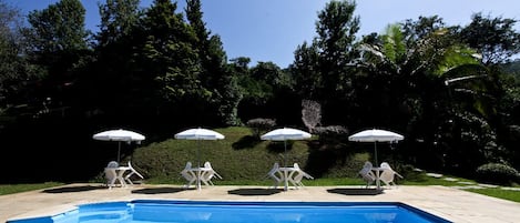 Outdoor pool, pool loungers